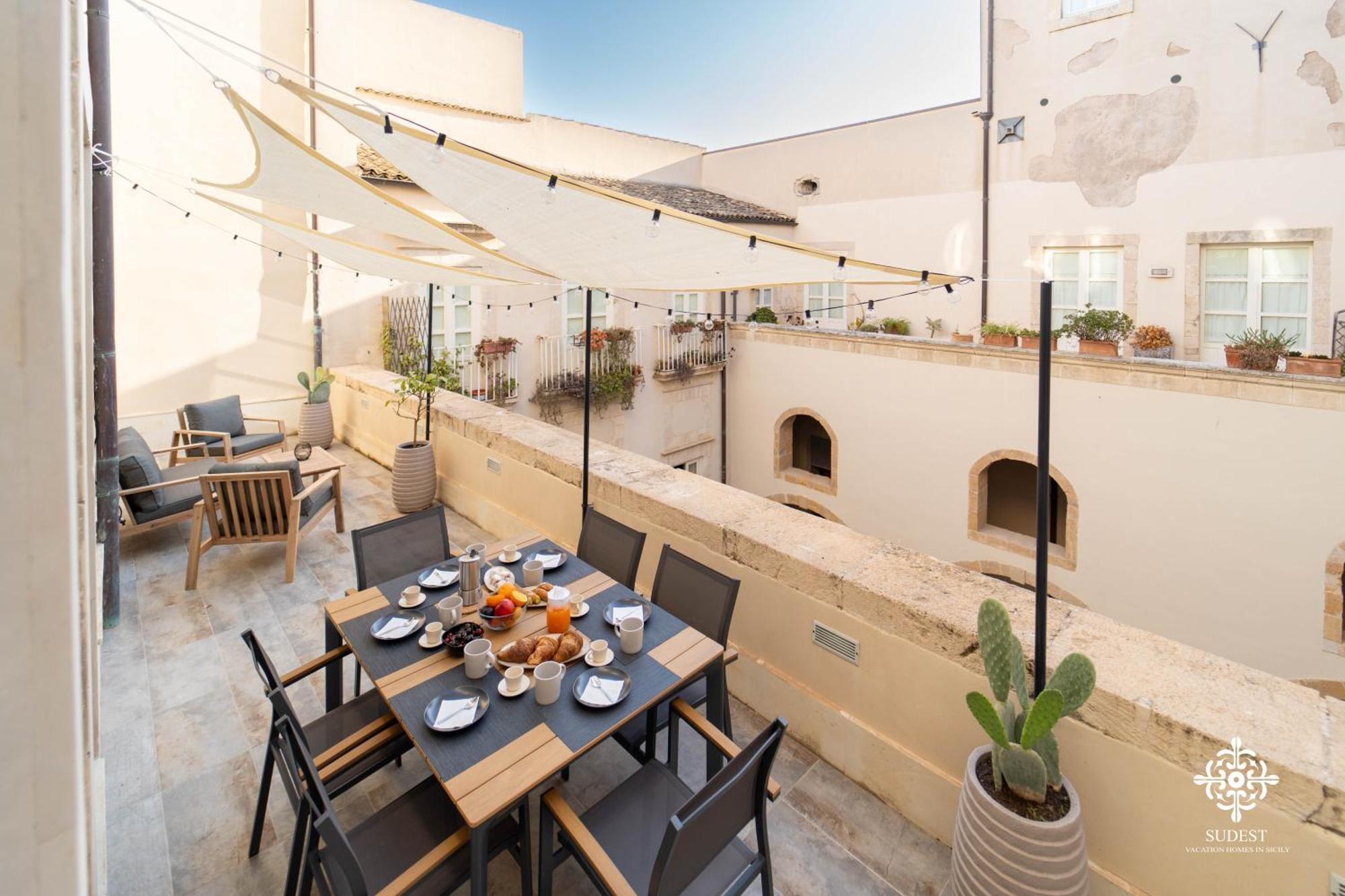 시라쿠사 Residenza Dumah - Elegante Dimora In Centro 아파트 외부 사진